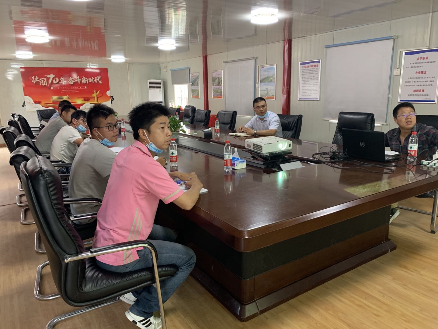 ���Ź����217��(�й���)����